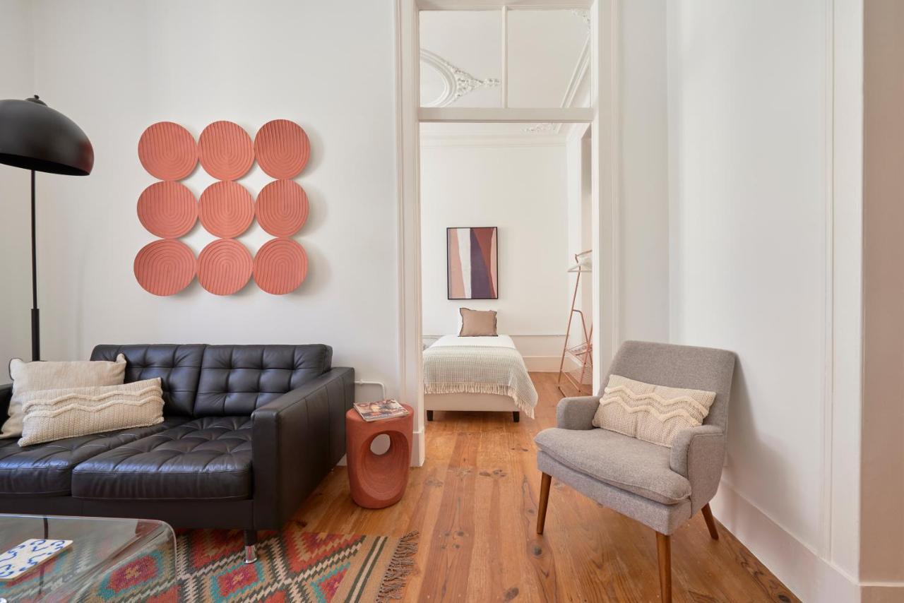 Sunny Pink Street Historical Apt, By Timecooler Lisboa Εξωτερικό φωτογραφία
