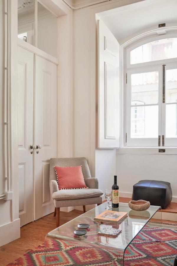 Sunny Pink Street Historical Apt, By Timecooler Lisboa Εξωτερικό φωτογραφία