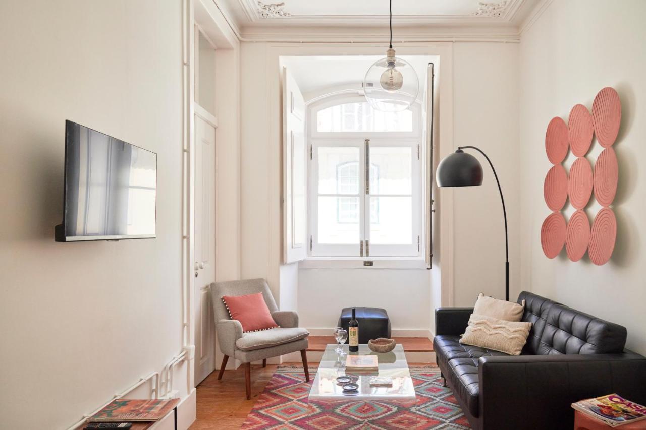 Sunny Pink Street Historical Apt, By Timecooler Lisboa Εξωτερικό φωτογραφία