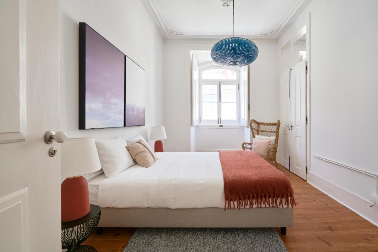 Sunny Pink Street Historical Apt, By Timecooler Lisboa Εξωτερικό φωτογραφία