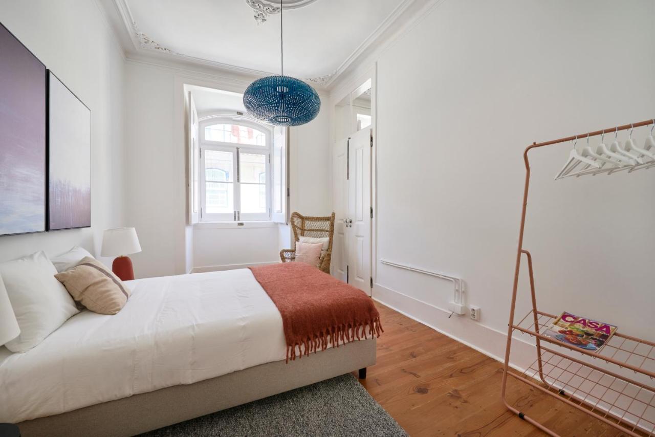 Sunny Pink Street Historical Apt, By Timecooler Lisboa Εξωτερικό φωτογραφία