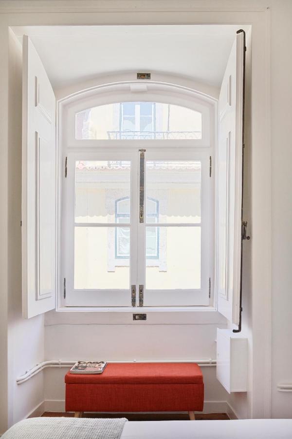 Sunny Pink Street Historical Apt, By Timecooler Lisboa Εξωτερικό φωτογραφία