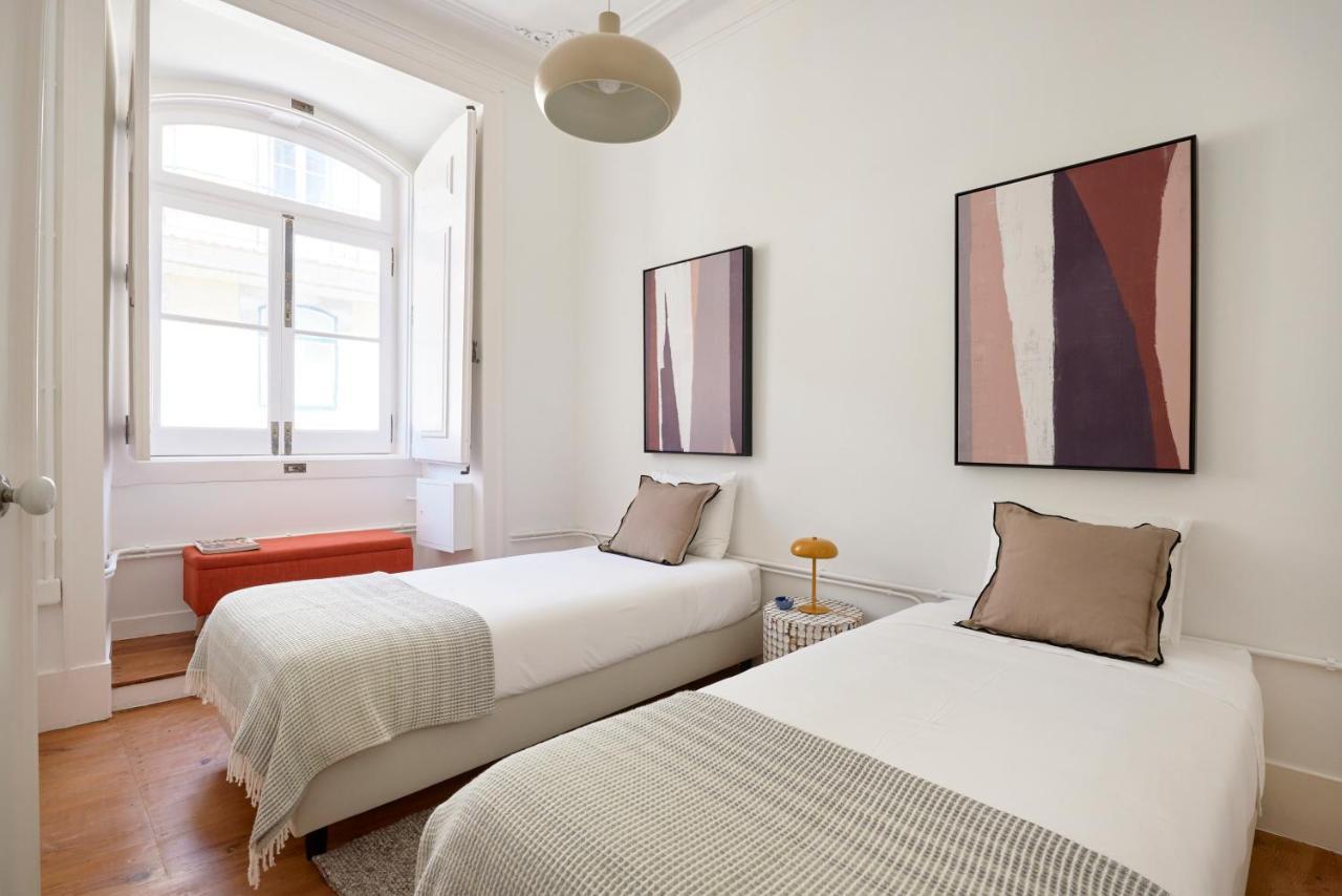 Sunny Pink Street Historical Apt, By Timecooler Lisboa Εξωτερικό φωτογραφία